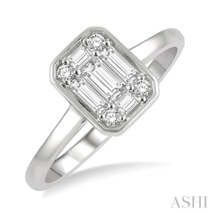 1/3 Ctw Octagonal Shape Baguette and Round Cut Diamond Ladies Ring in 14K White Gold