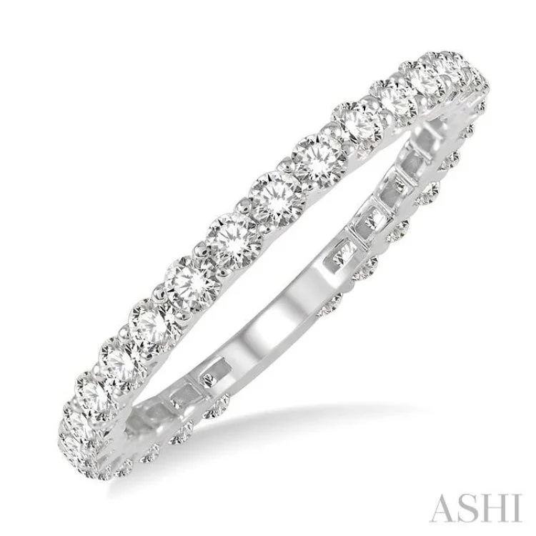 1 ctw Round Cut Diamond Eternity Band in 14K White Gold